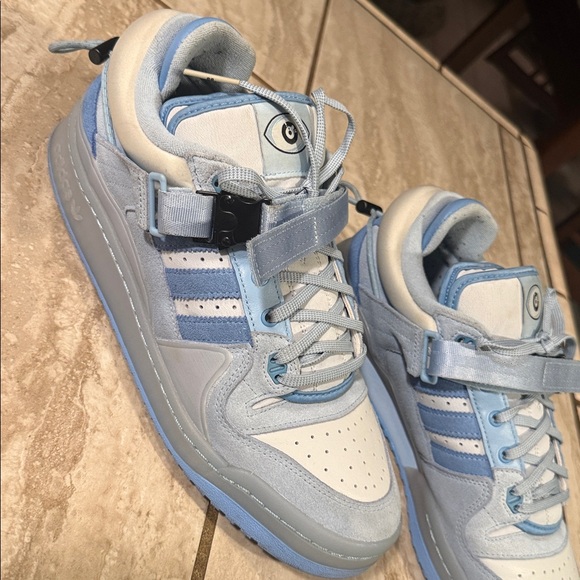 adidas x Bad Bunny Forum Buckle Low ‘Blue Tint’ - Picture 8 of 9